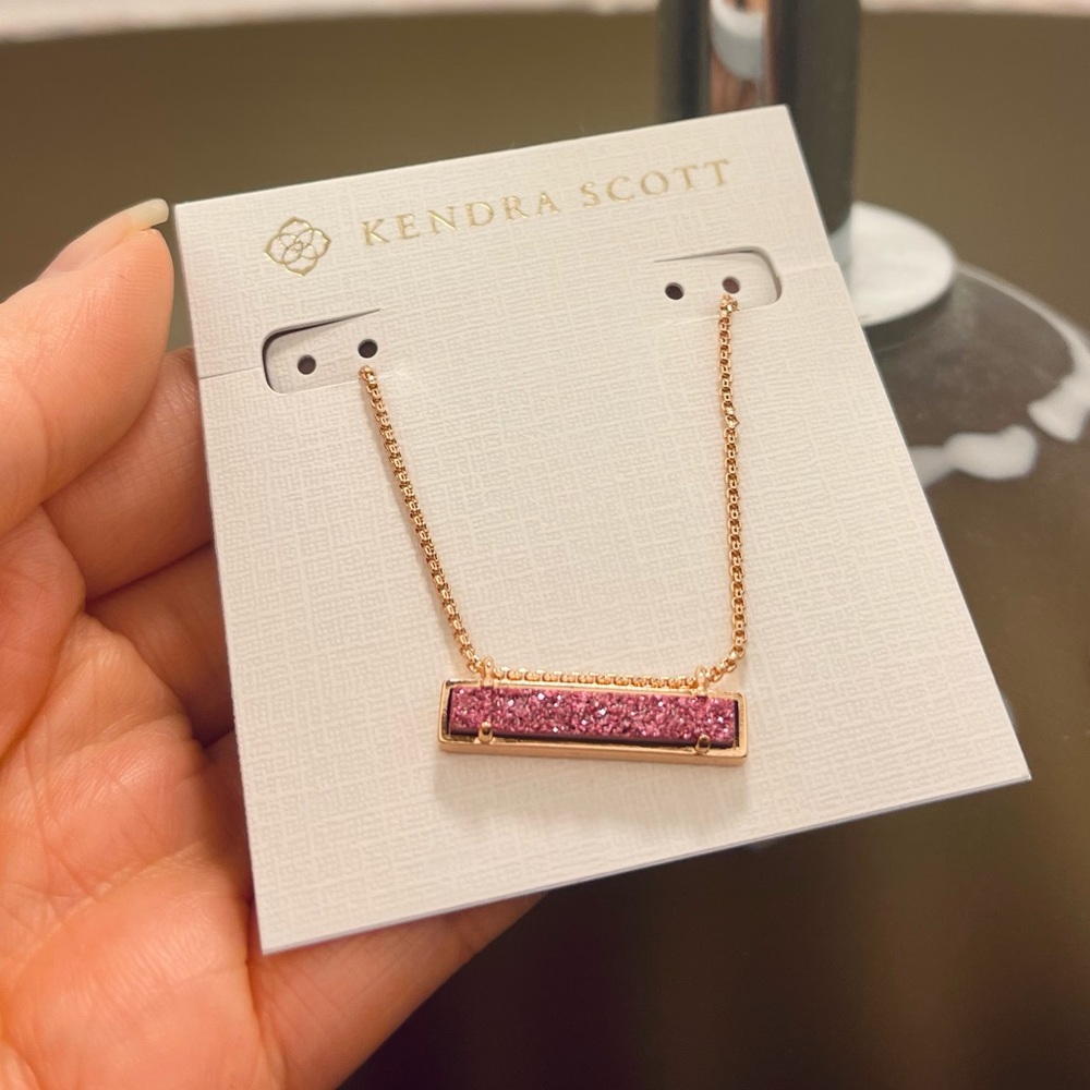 Kendra Scott Leanor Rose Gold Necklace Fuchsia NWT - Picture 5 of 5